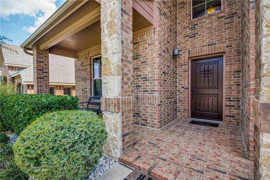 3316 Lone Tree Ln - Photo 2 of 17