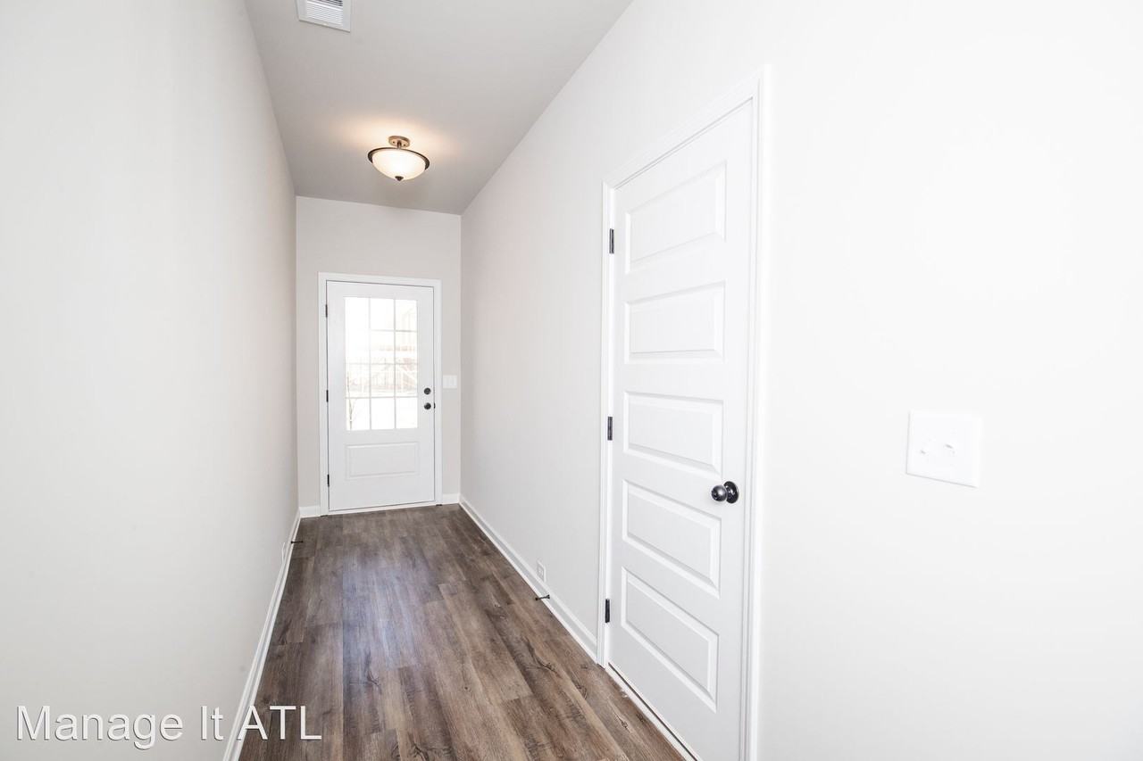 2213 Buford Town Dr - Photo 3 of 39