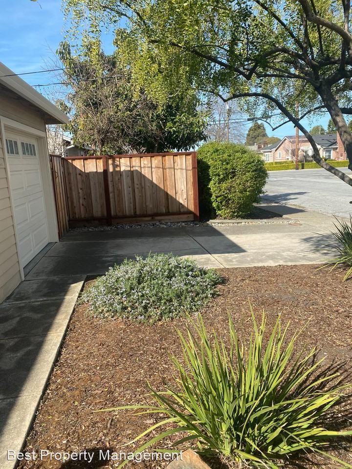 1070 Via Honda - Photo 3 of 17