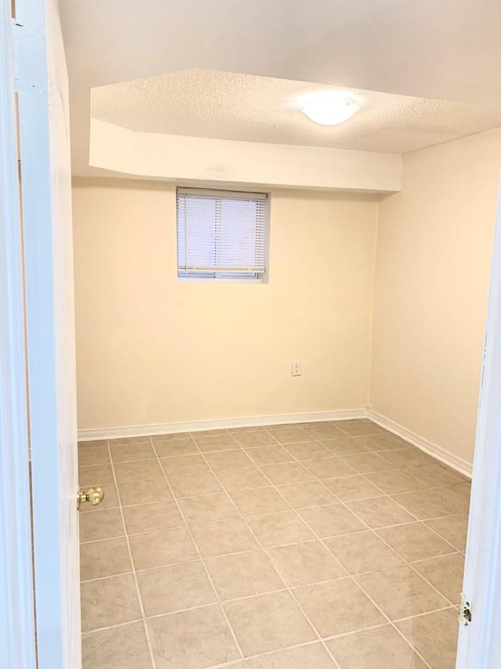 83 Earlsbridge Boulevard