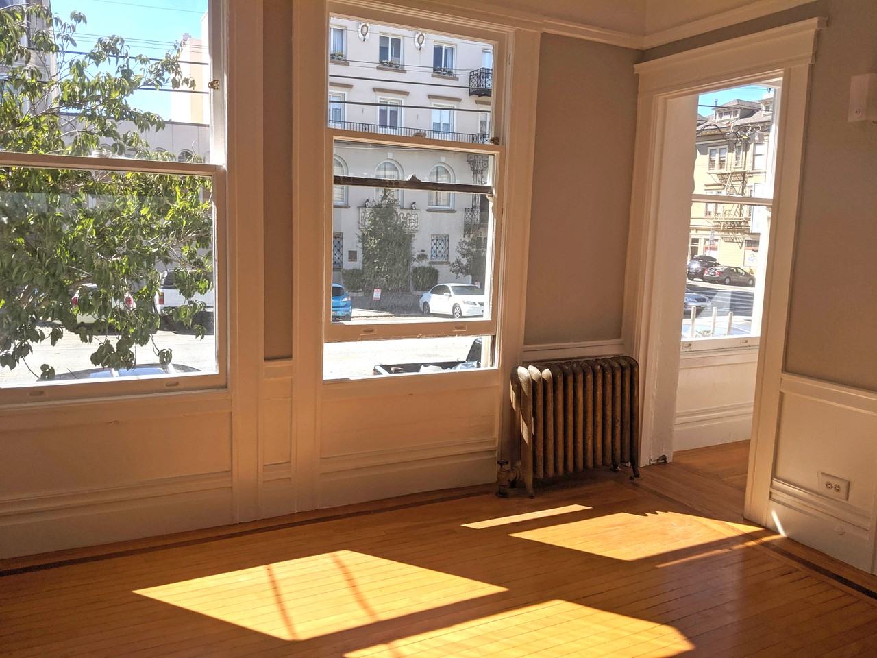 550 Baker St - Photo 2 of 19