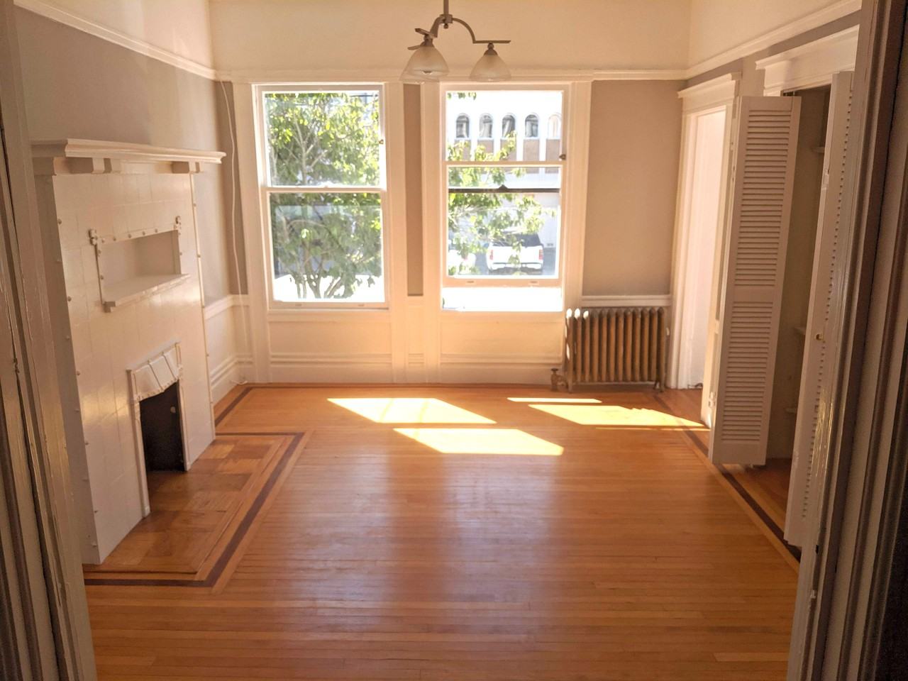 550 Baker St - Photo 3 of 19