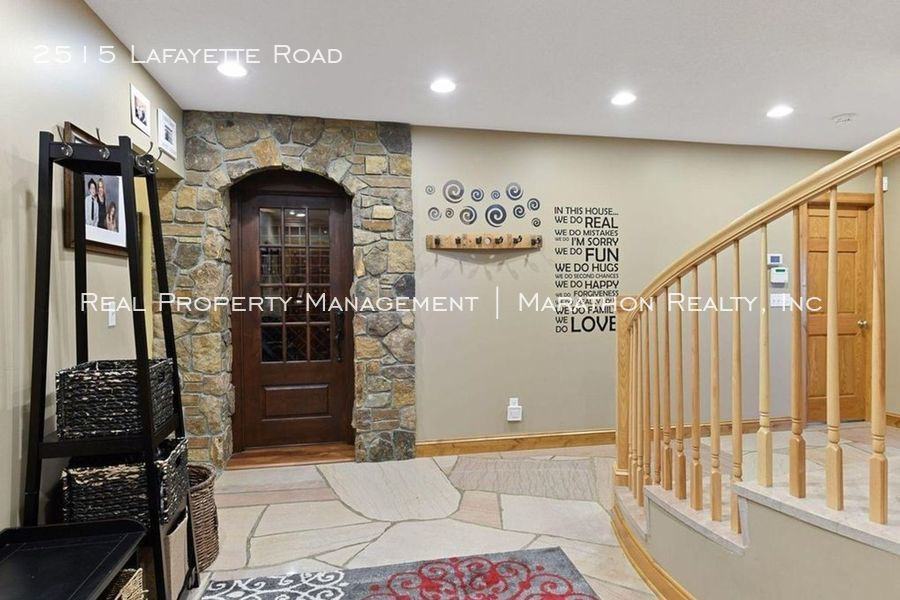 2515 Lafayette Rd - Photo 3 of 42