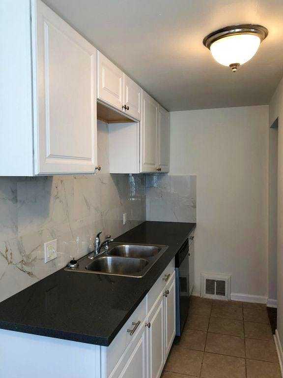 211 28th Ave - Photo 3 of 9