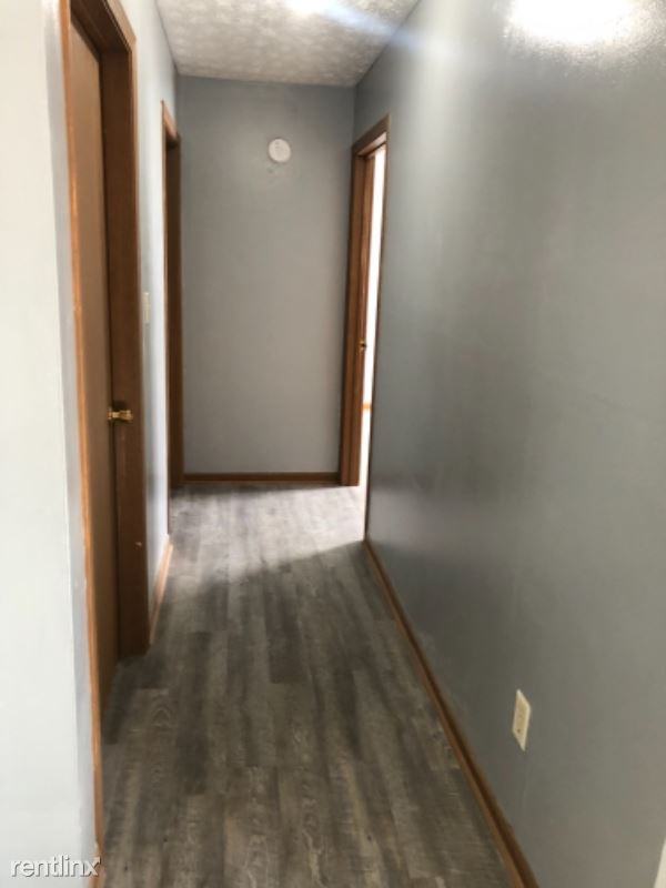 213 213 Lakeshore Dr B - Photo 2 of 13