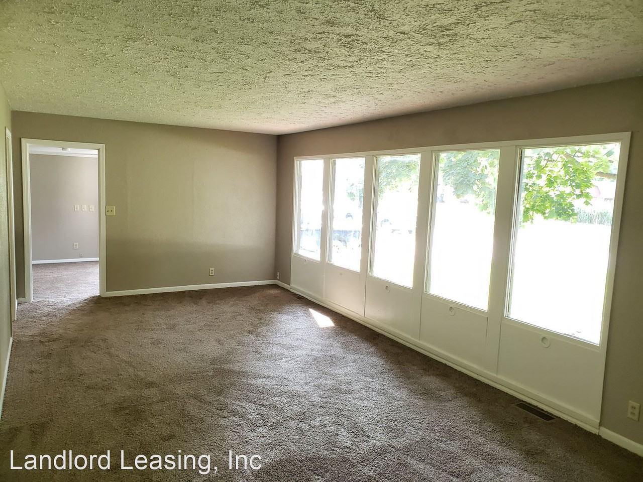 105 Brandt Ave - Photo 3 of 18