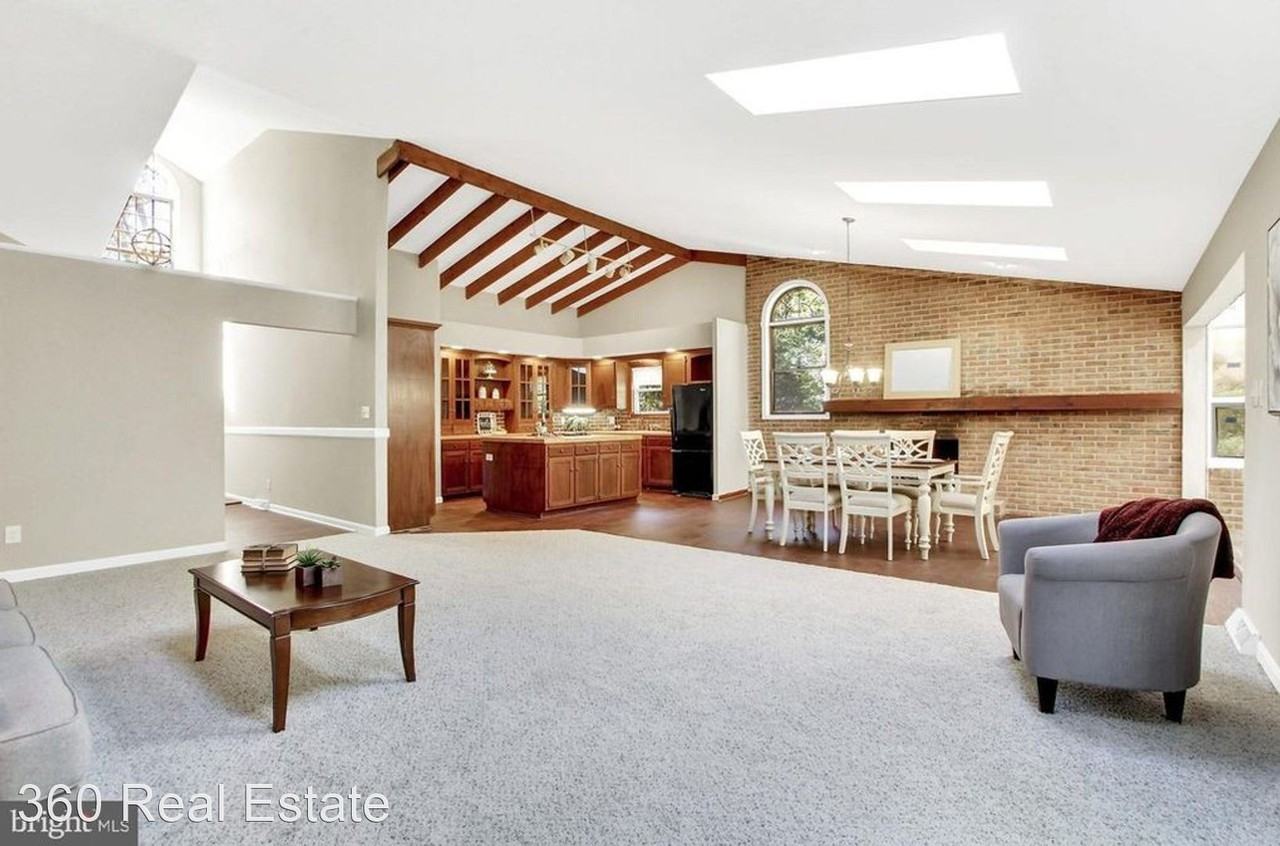 6639 Congressional Ter - Photo 3 of 36