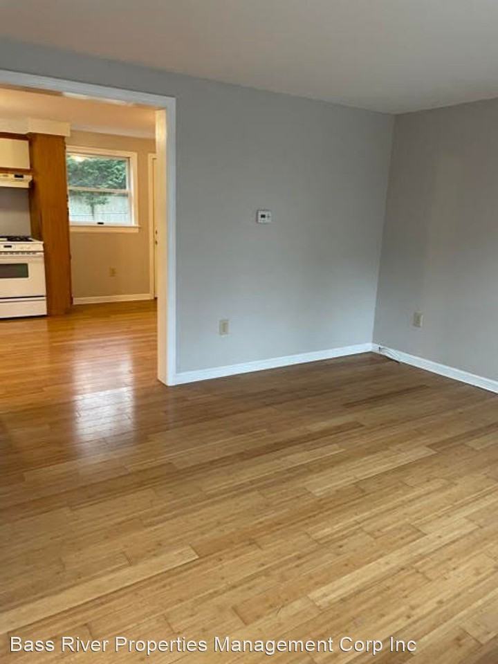 96 Queen Anne Rd - Photo 3 of 10