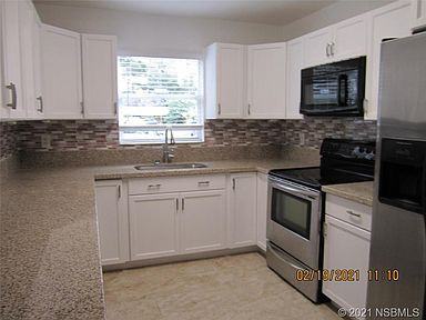 1166 Elizabeth St - Photo 3 of 11