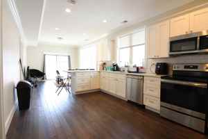 featured image of 140 Minden Street ##3