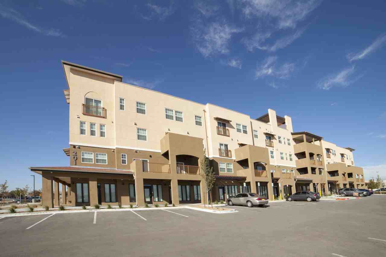 201 Unser Boulevard Northwest #111 - Photo 3 of 32