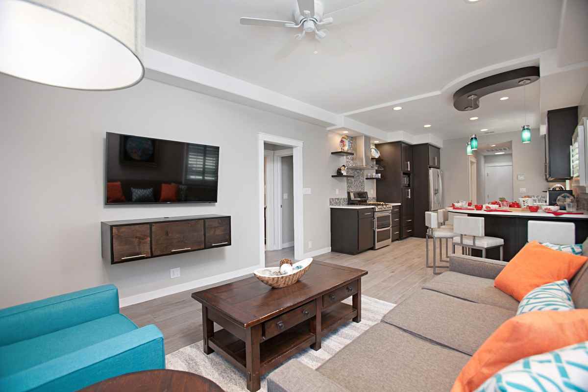 819 819 Dover Court-1 #1 - Photo 3 of 16