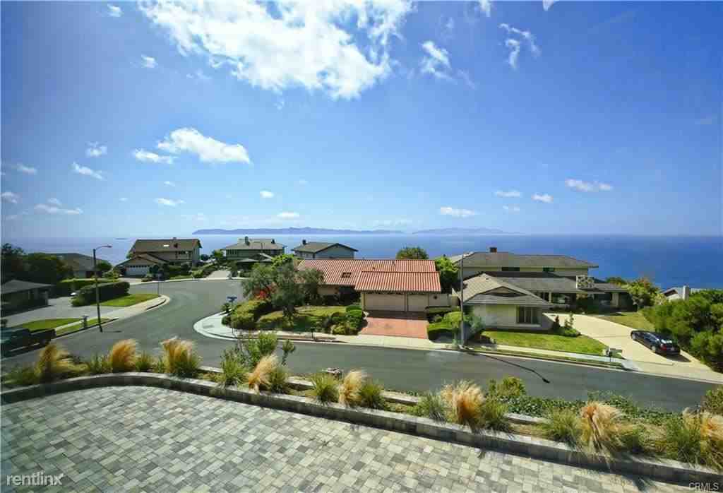 3404 Hightide Dr - Photo 2 of 9