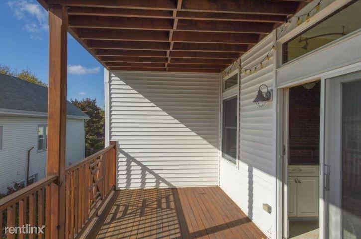 116 Perkins St - Photo 3 of 17