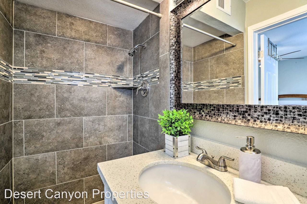 820 W 9th St - Photo 2 of 39