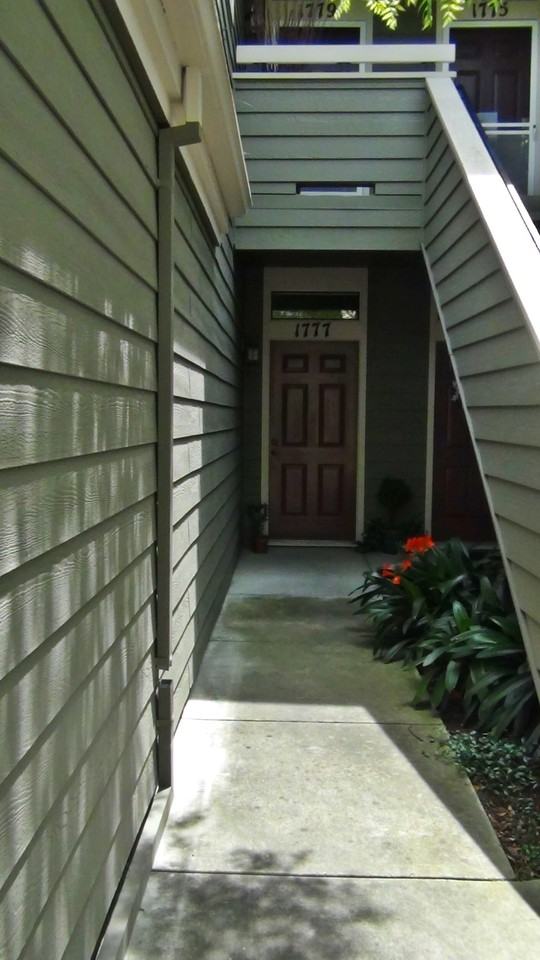 1777 Parkview Green Cir - Photo 2 of 19