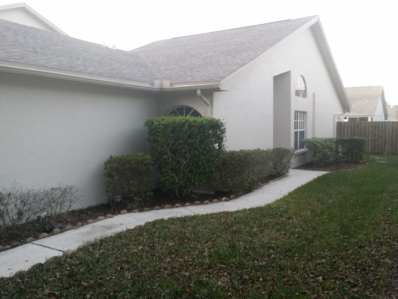 2528 W Brook Ln - Photo 2 of 18