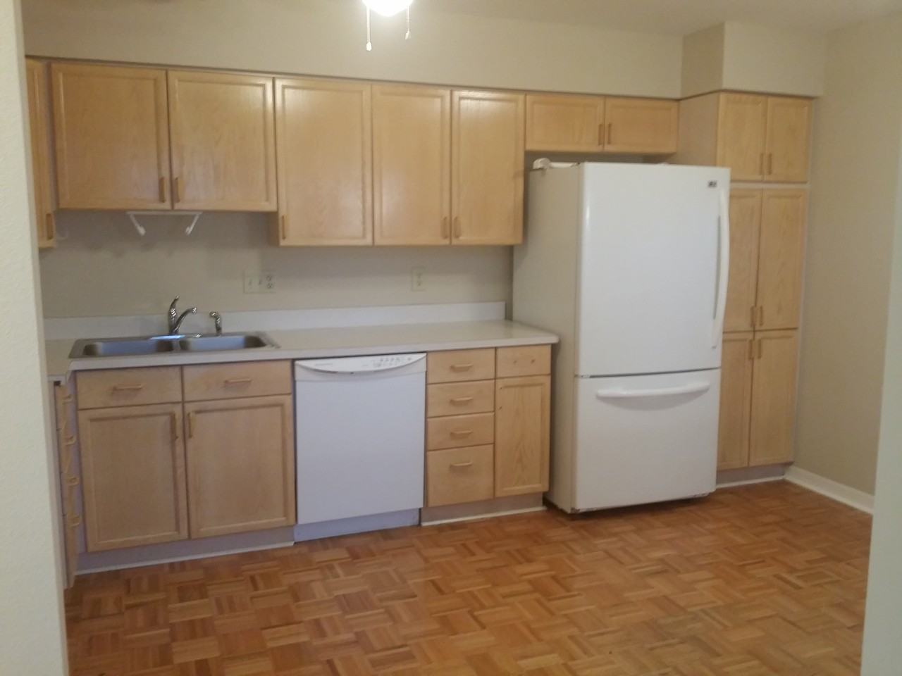 2528 W Brook Ln - Photo 3 of 18