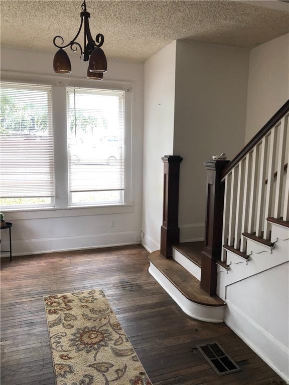 827 Harris Avenue - Photo 3 of 11