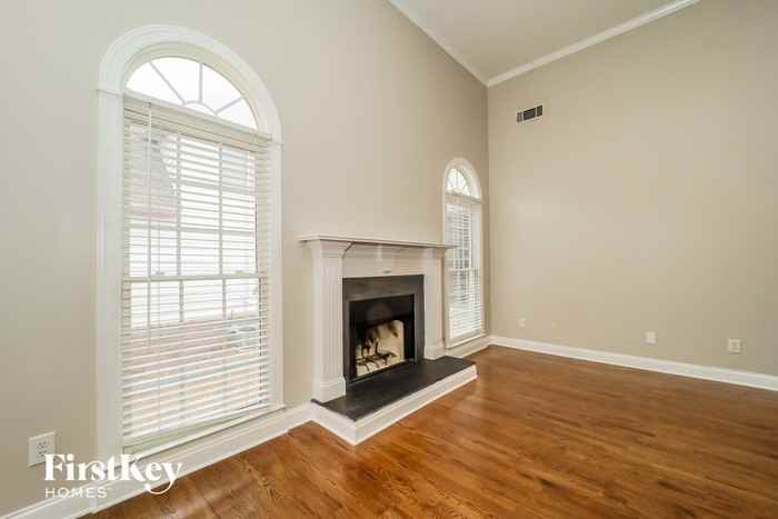 1229 Brentwood Ct - Photo 3 of 15