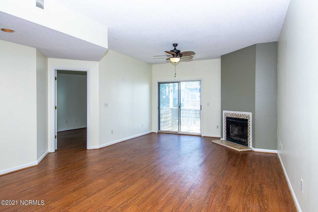 Courtyard - Photo 2 of 16