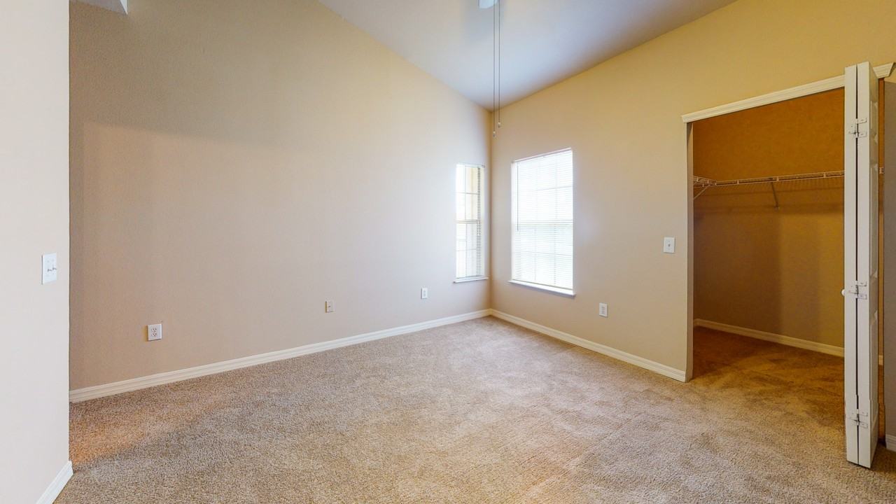 The Landings at Long Lake - Photo 6 of 23