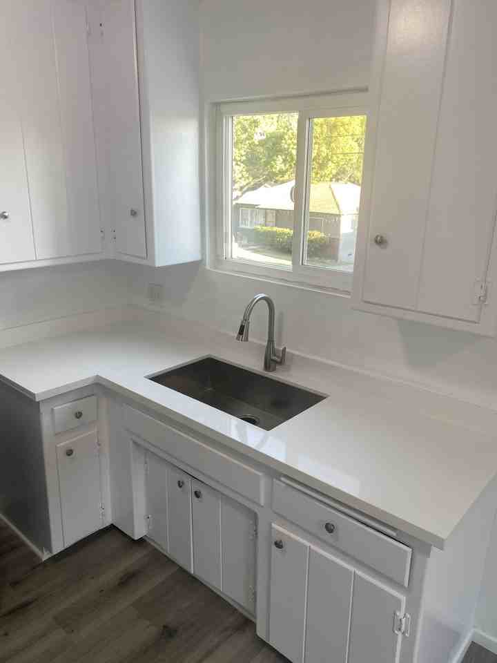 1809 Oakwood Ave. - Photo 3 of 25
