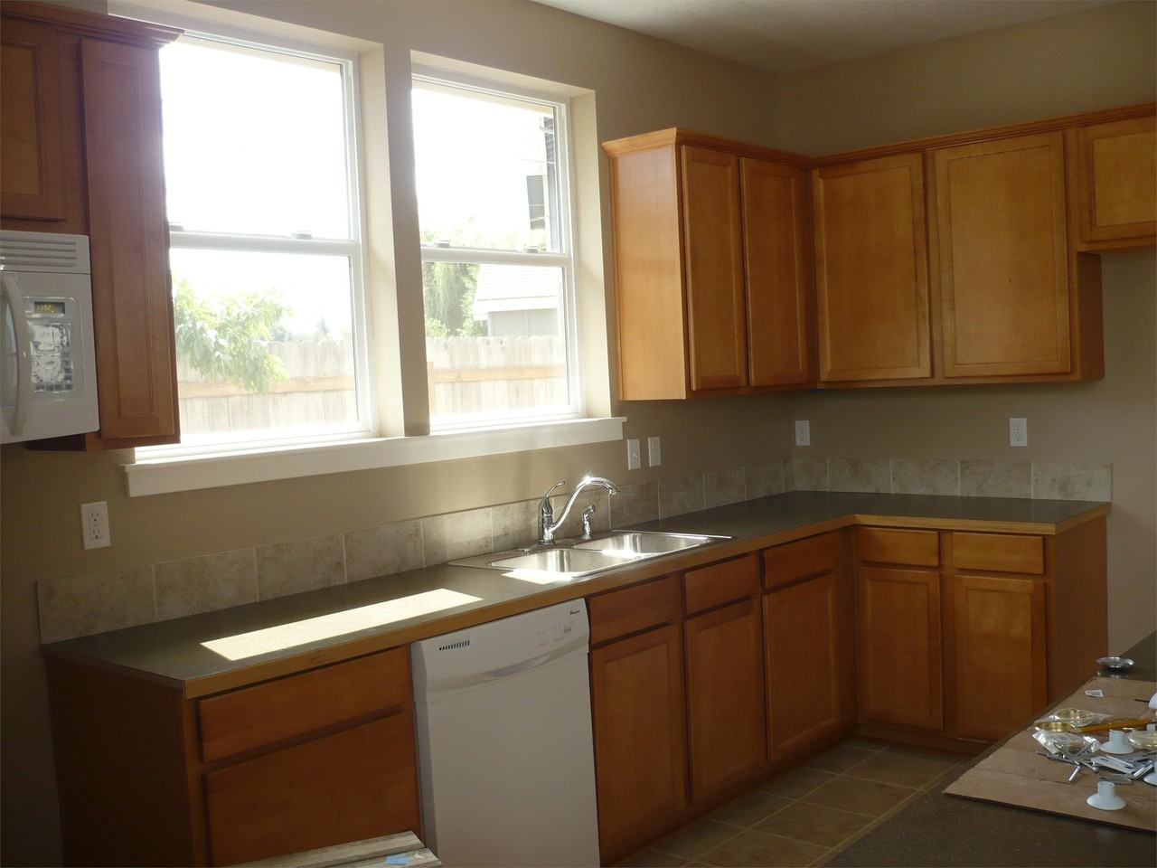 1110 Nw 27th St #1 - Photo 4 of 17