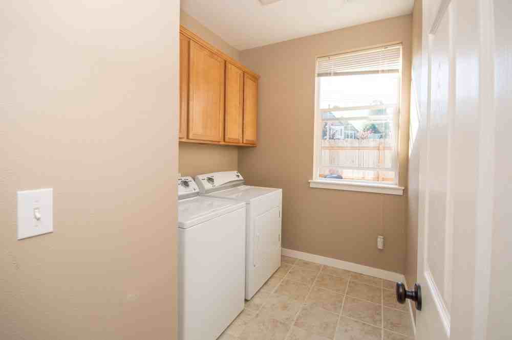 1110 Nw 27th St #1 - Photo 6 of 14