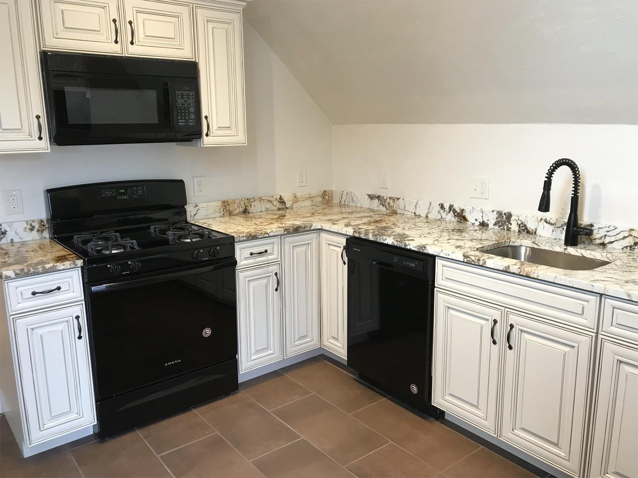 6709 Thomas Blvd #3 - Photo 6 of 31