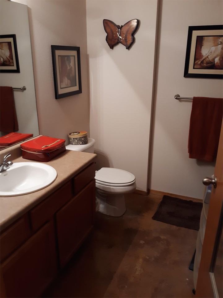 139 South Husband Street #4 - Photo 4 of 5