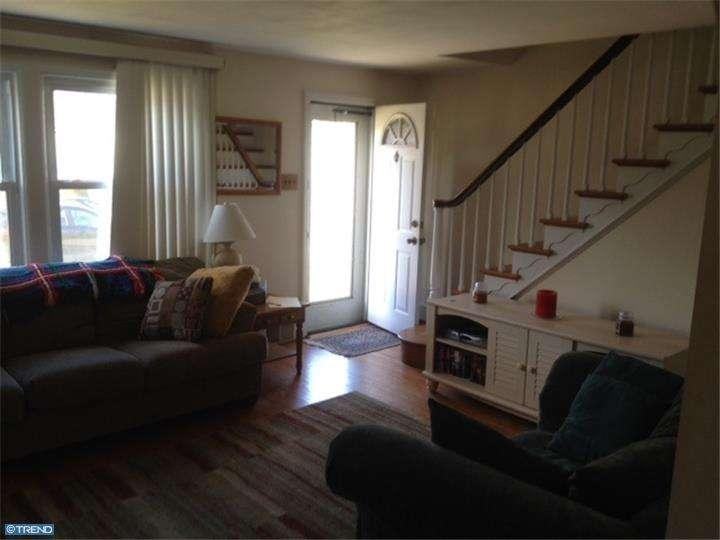 102 Park Terrace - Photo 3 of 23