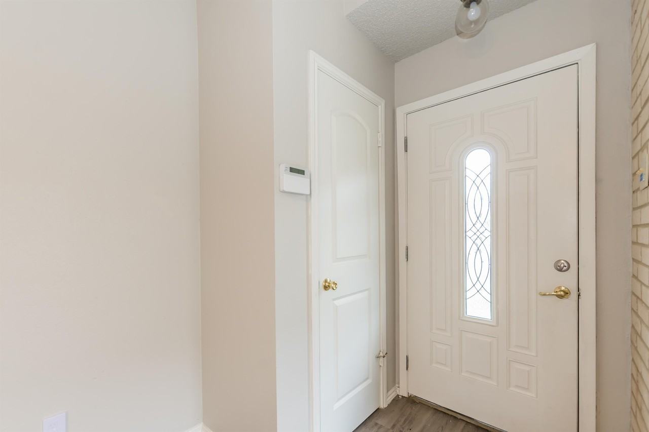 3518 Stoney Bluff St #1 - Photo 3 of 21
