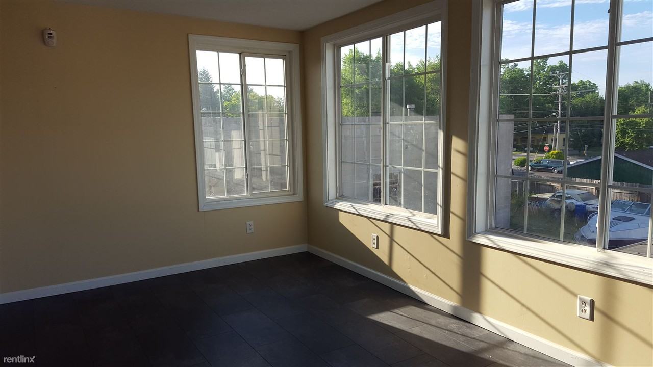 116 E Main St - Photo 3 of 6