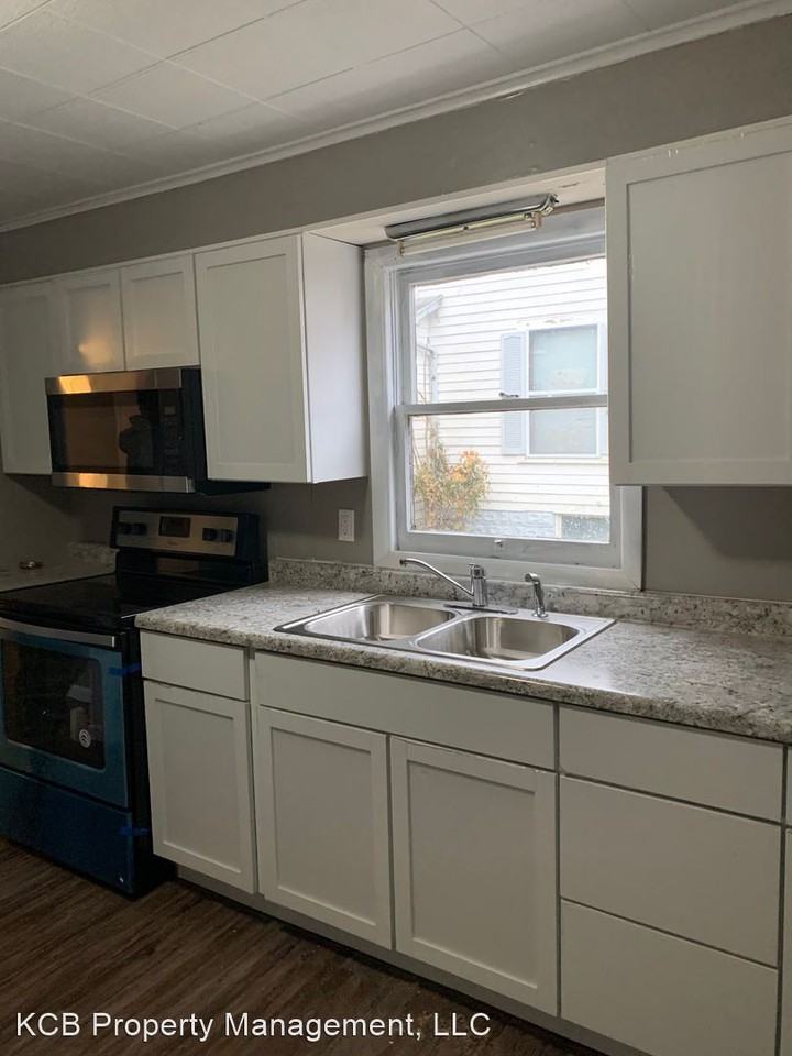 733 S Wabash Ave - Photo 2 of 9