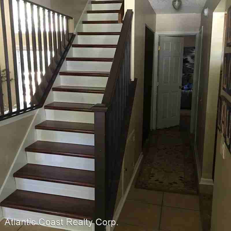 1600 Mill Oak Dr - Photo 2 of 11