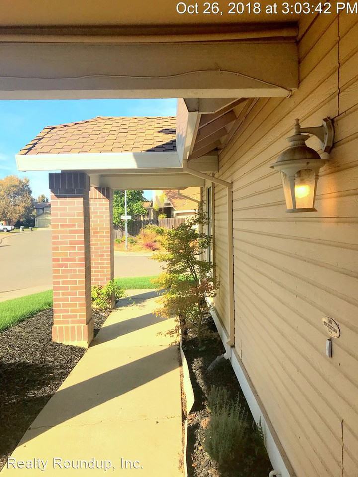 9250 Welford Ct - Photo 2 of 29