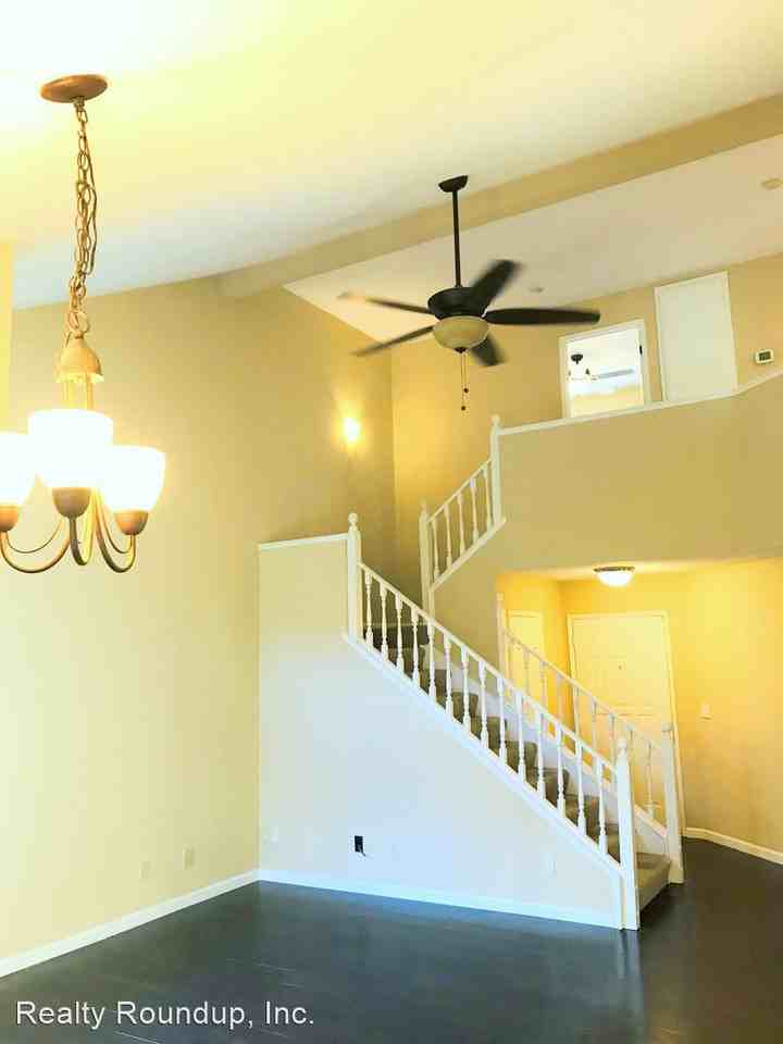 9250 Welford Ct - Photo 3 of 29