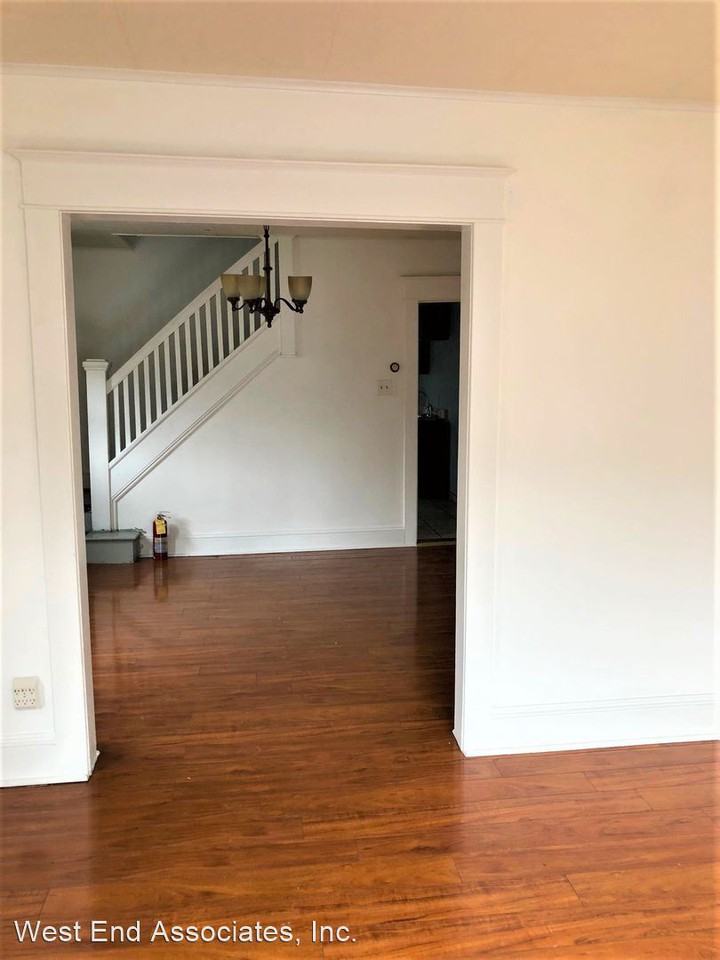 1206 Ronca St - Photo 3 of 12