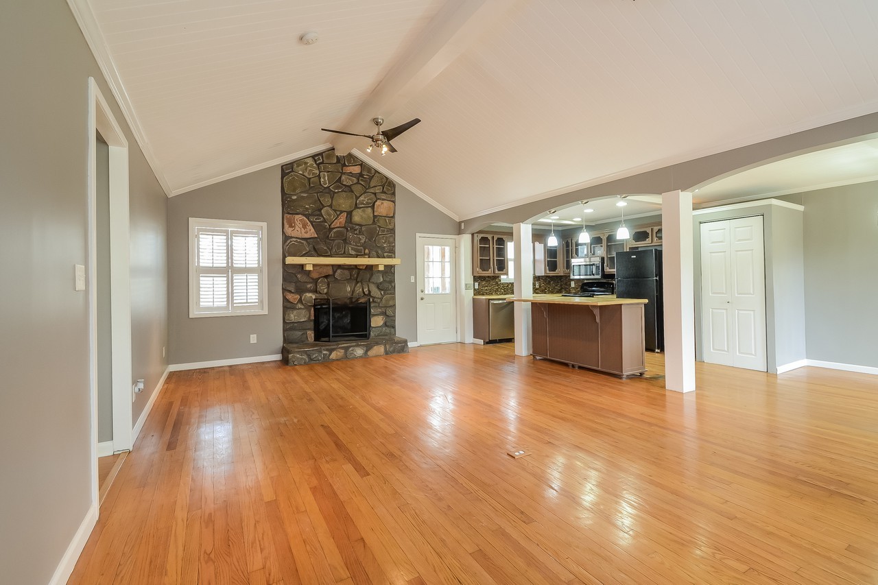 5555 Saddle Ridge Dr - Photo 2 of 13
