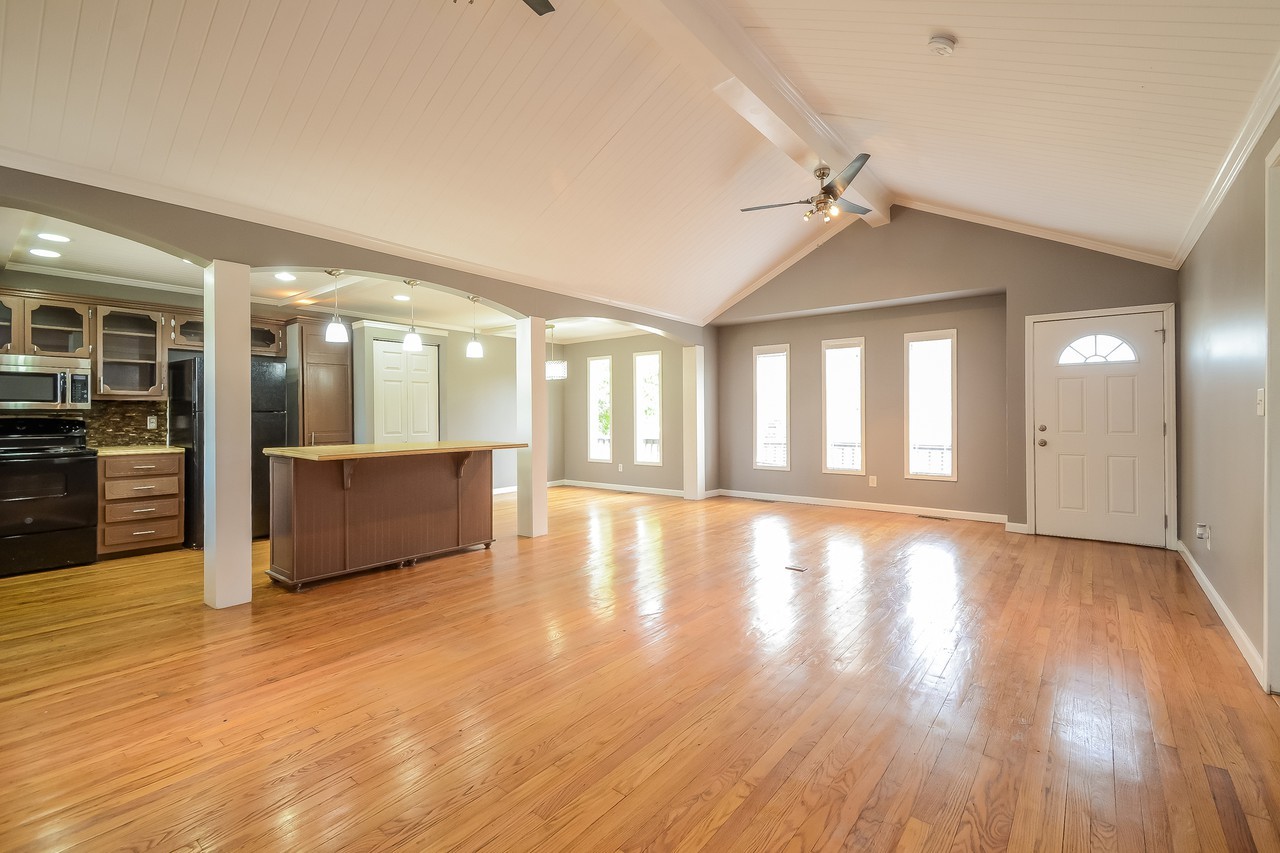 5555 Saddle Ridge Dr - Photo 3 of 13