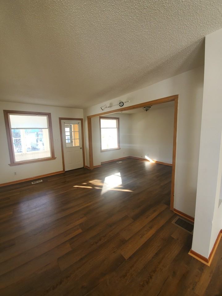 2522 5th Ave W - Photo 3 of 11