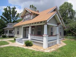 featured image of 931 E Delmar St