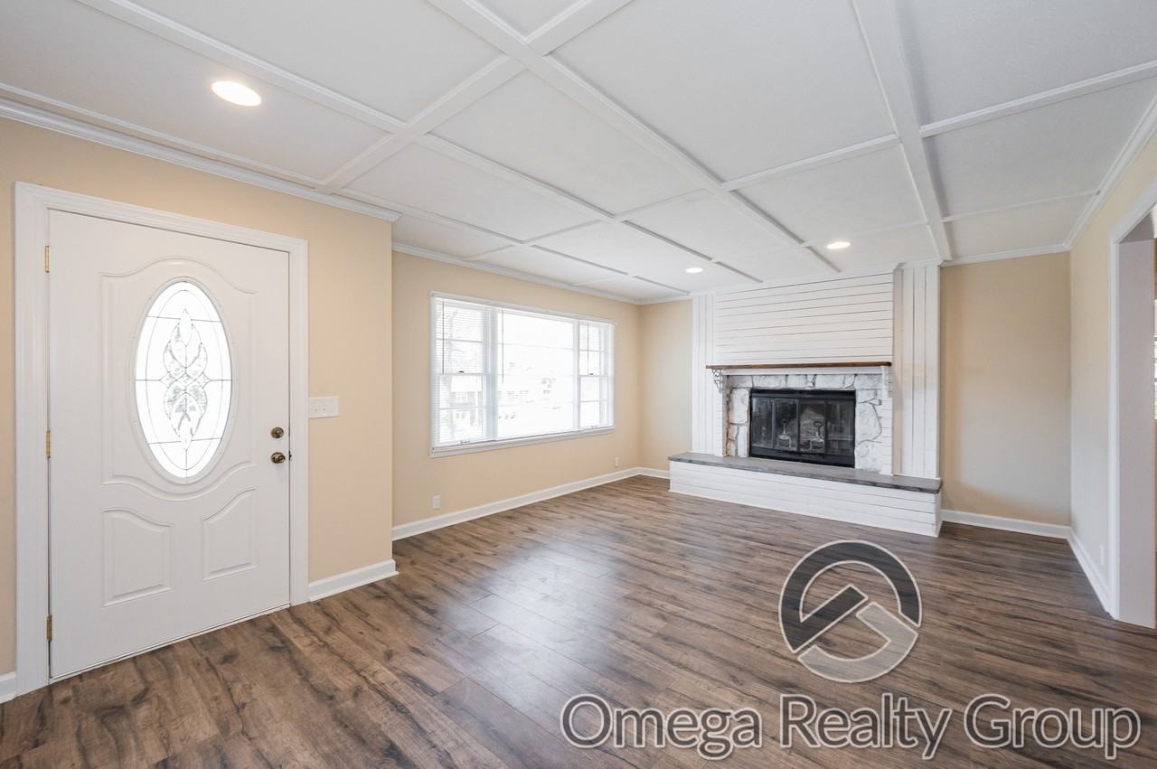 61 Carolyn Dr - Photo 2 of 29