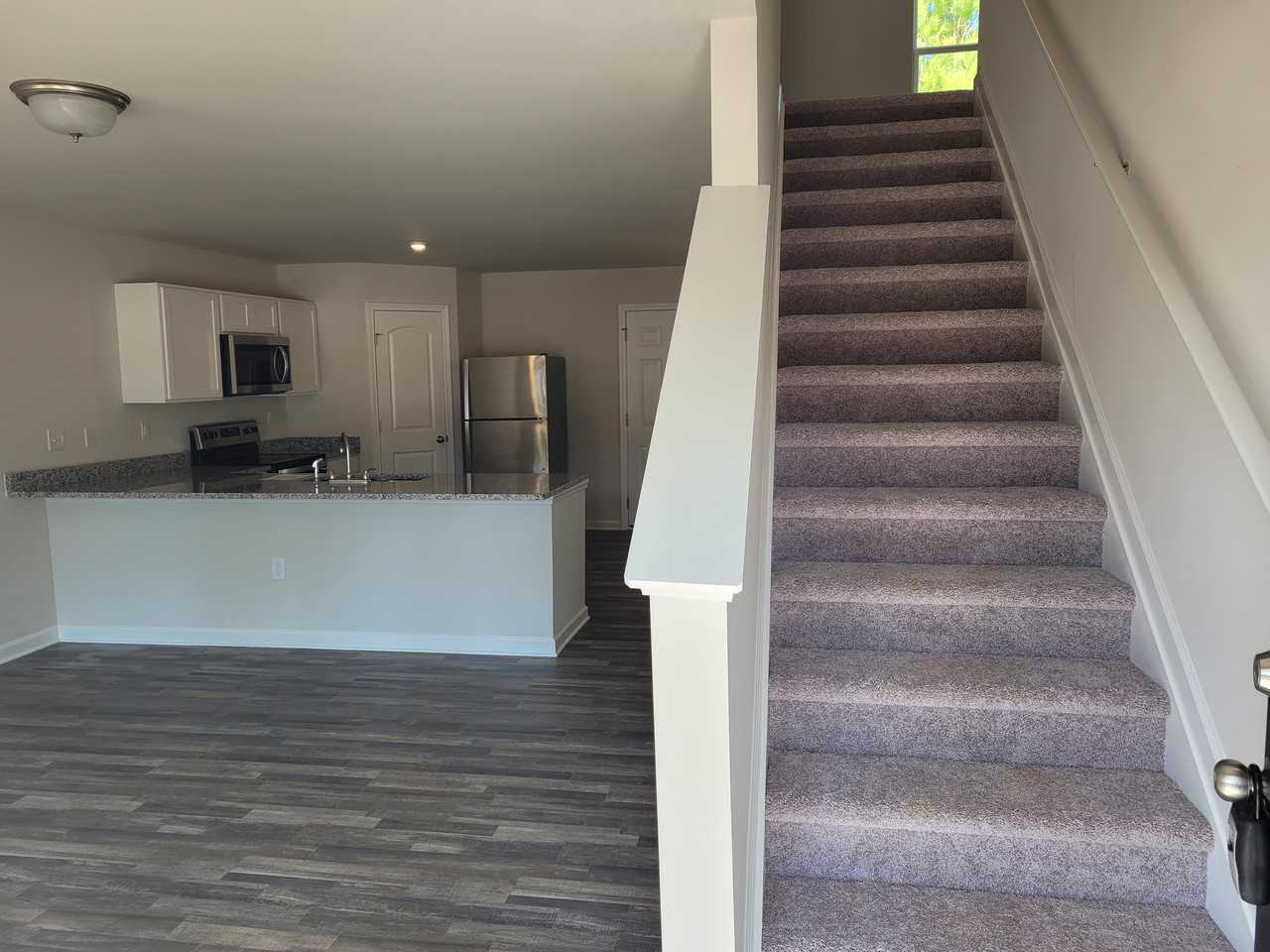 1552 Austin Dr - Photo 2 of 16