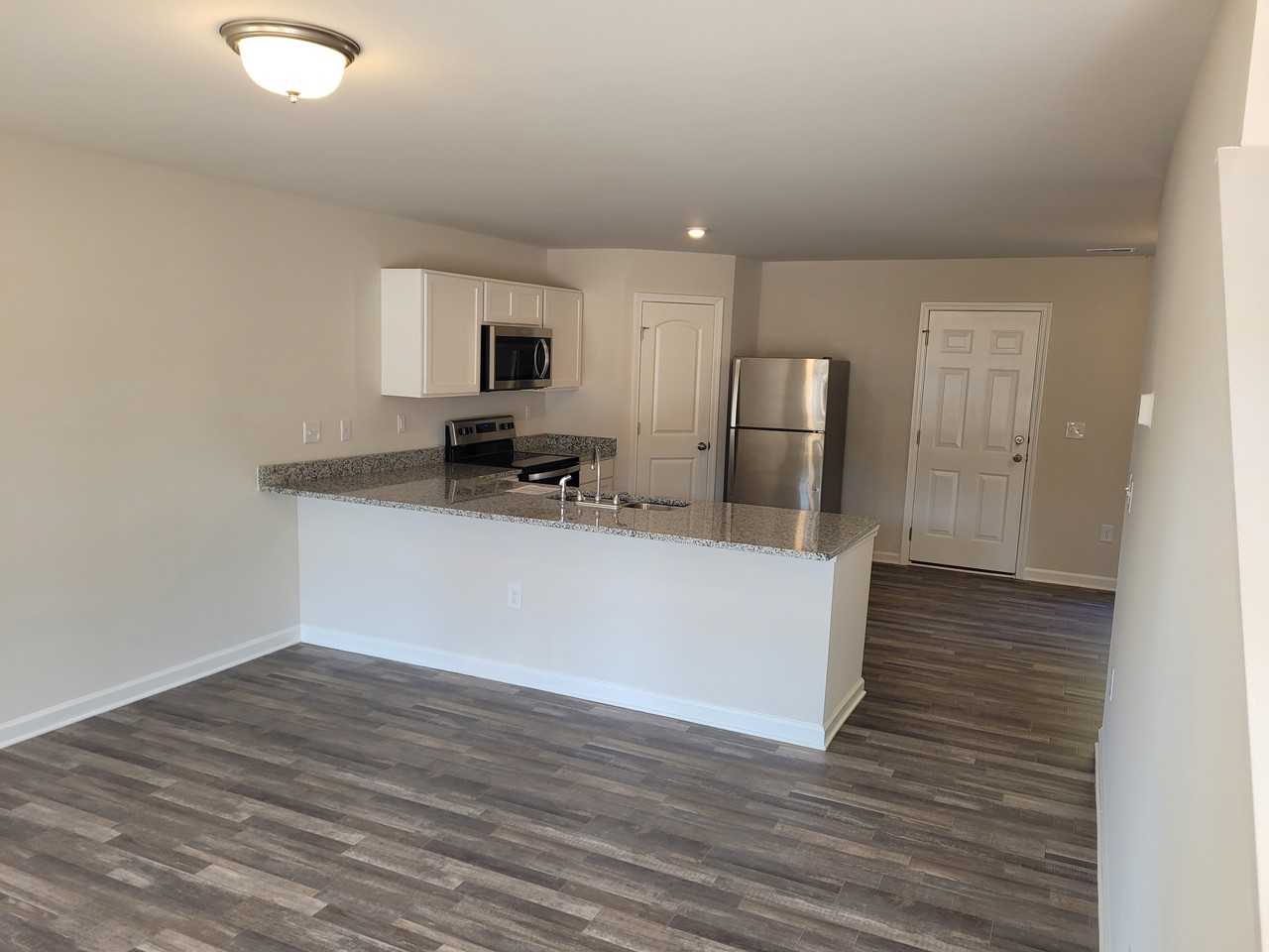 1552 Austin Dr - Photo 3 of 16