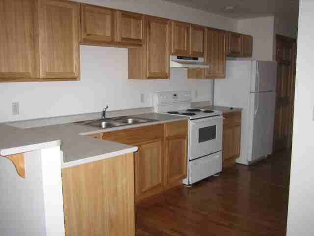 319 1/2 River Street - Photo 2 of 10