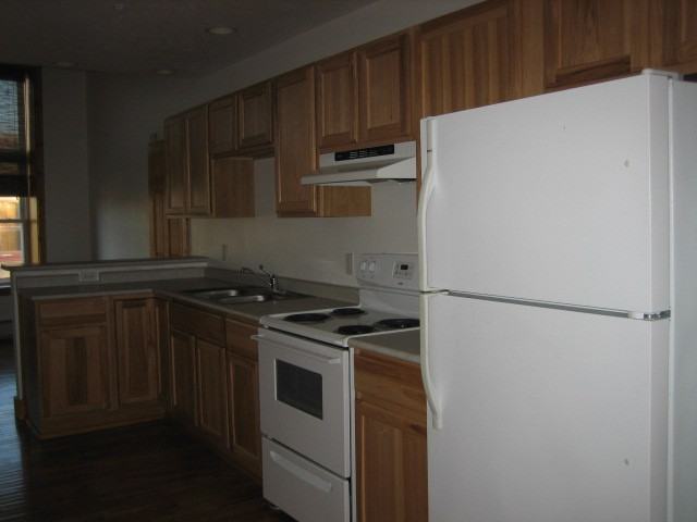 319 1/2 River Street - Photo 3 of 10