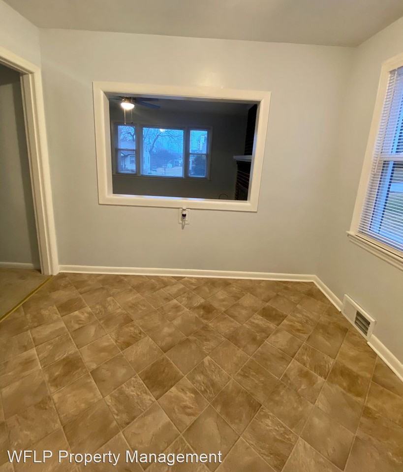 2121 Edinboro Ave - Photo 3 of 22