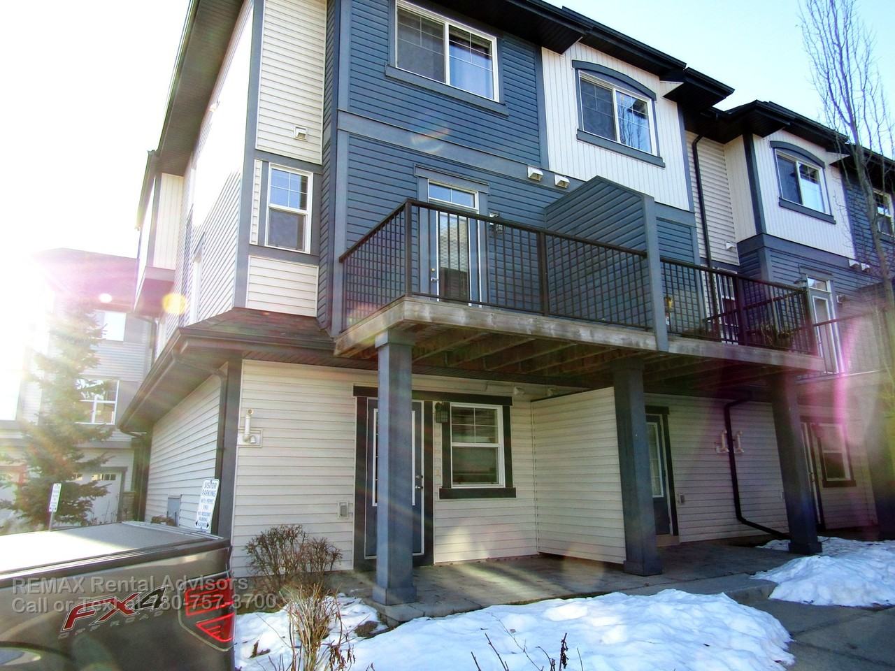 208 New Brighton Row Se - Photo 2 of 13